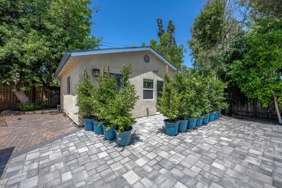 Encino Courtyard ADU – Private Courtyard